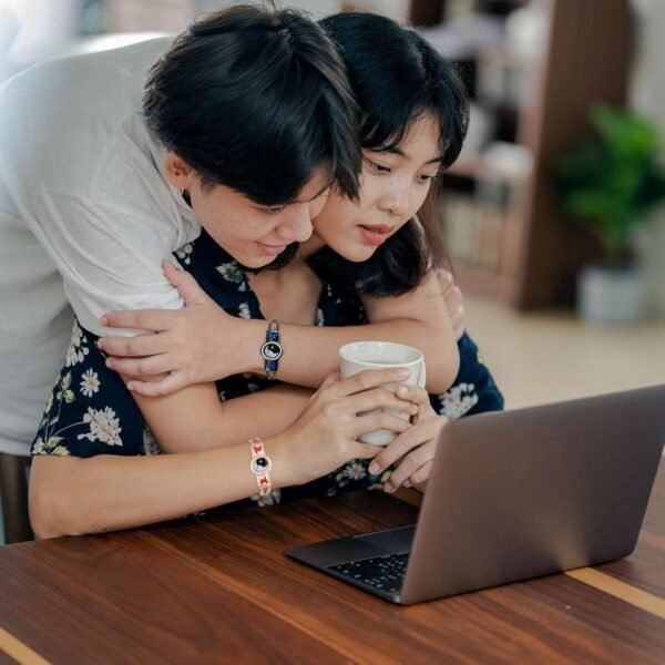 Dacida Couple Bracelet Couple Gifts Partner Bracelets with Touch Long Distance Relationship Gift for Long Distances Couple Love Gifts Vibration & Light Up Bluetooth Pairing Jewellery, Sun and Moon - Image 4